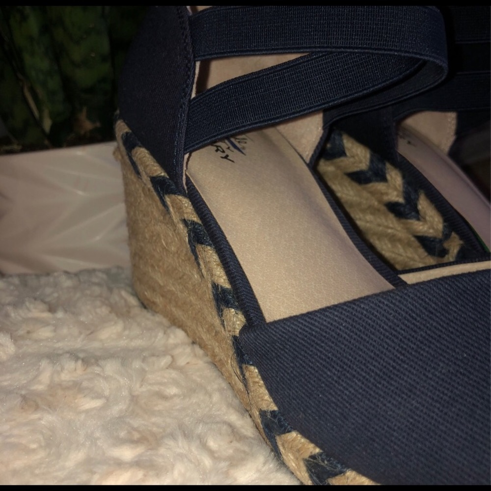 Navy blue front crossed wedges